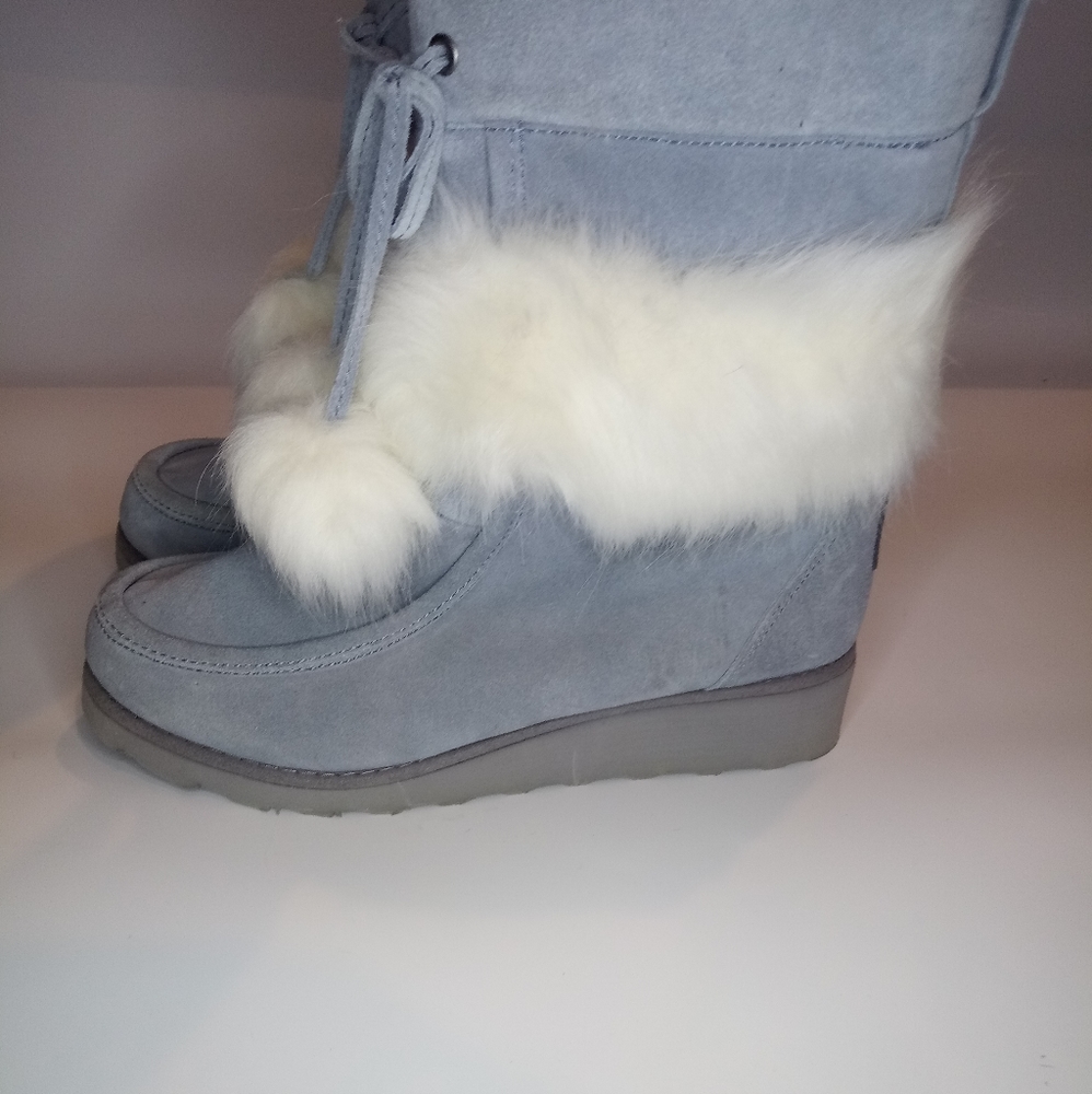 Bearpaw fur boots blue size 8